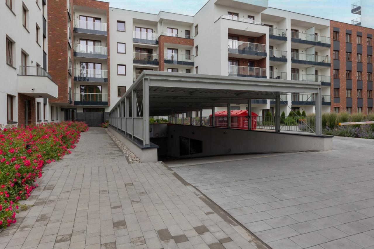 Stunning Family Apartment Ursynow With Parking & Balcony By Noclegi Renters Warsaw Exterior photo